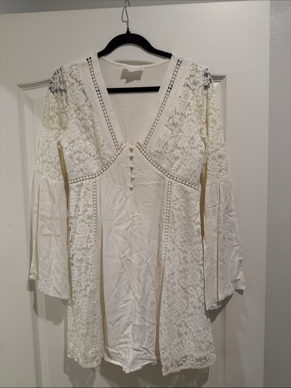 Loveriche ivory lace long bell sleeve lace v neck dress size small white boho